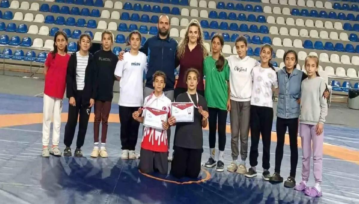Salihli’nin Güreş Başarısı Rize’de Taçlandı