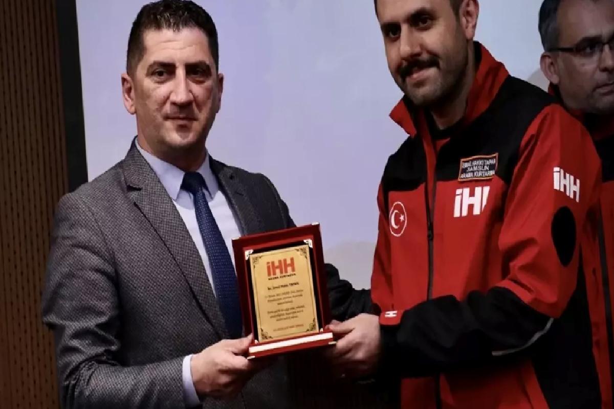 Samsun’da akredite olan İHH arama kurtarma ekibi için bröve takma töreni düzenlendi