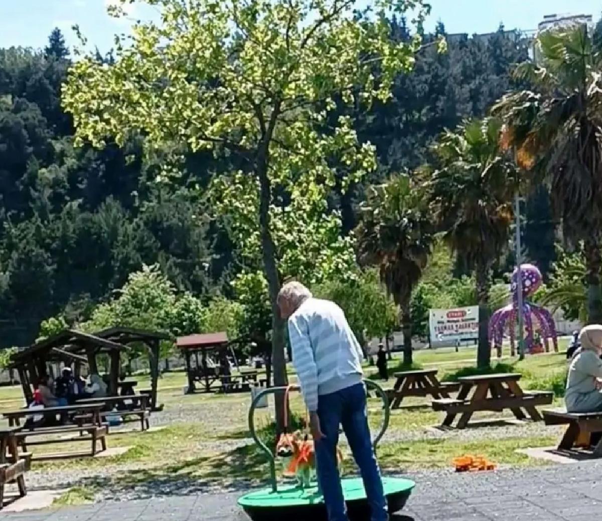 Samsun’da Köpek Parkta Eğlendi