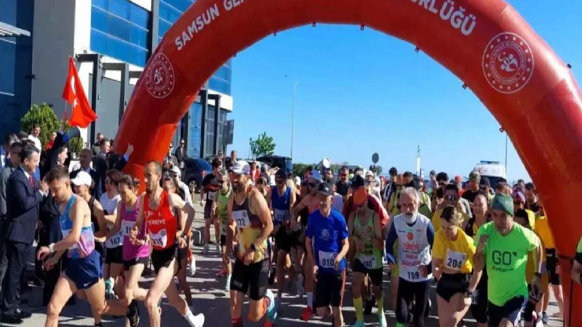 Samsun’da Uluslararası 19 Mayıs Yarı Maratonu Başladı