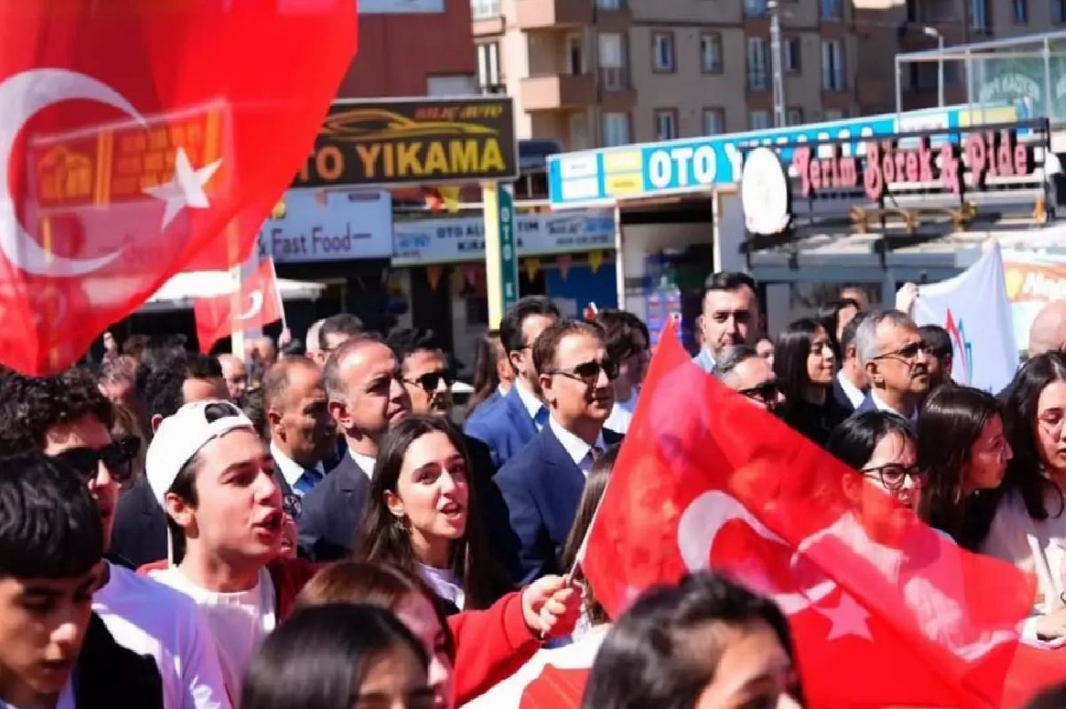 Sancaktepe’de Coşkulu 19 Mayıs Kutlaması