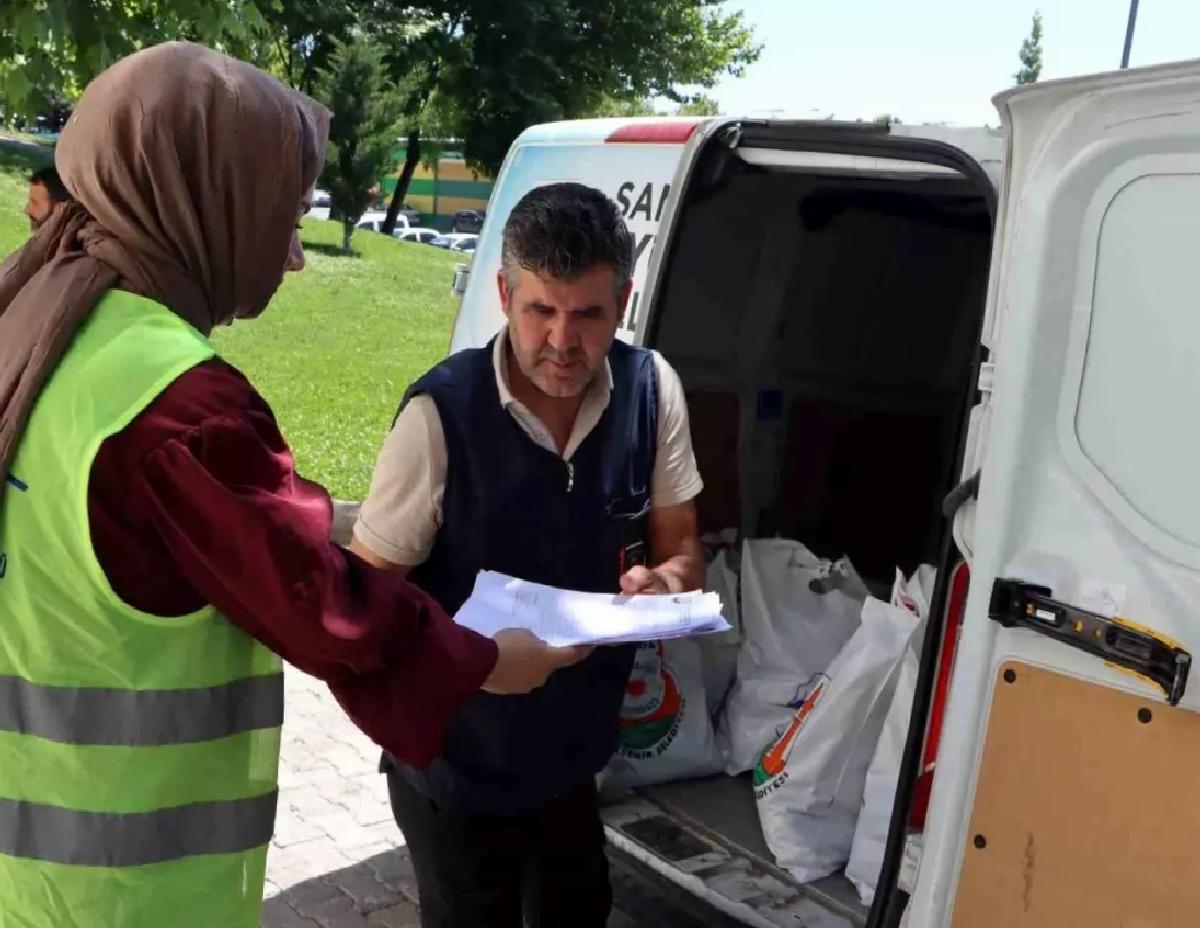 Şanlıurfa Belediyesi’nden Yetim Çocuklara Bayramlık Kıyafet Desteği