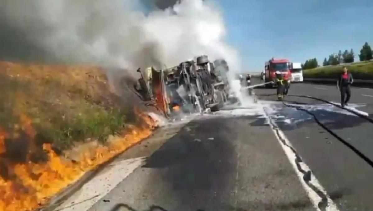 Şanlıurfa’da Tanker Devrildi, Yangın Çıktı