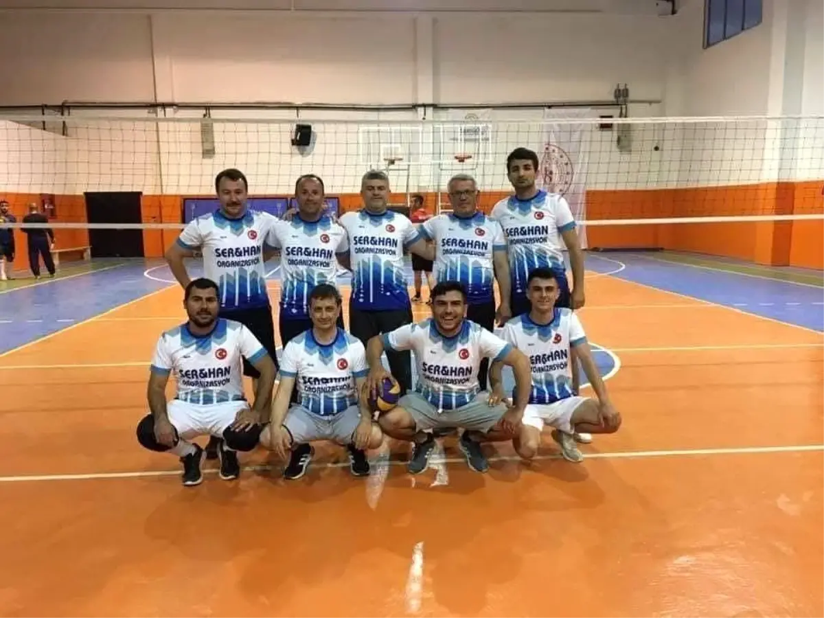 Sarıgöl’de Voleybol Turnuvası Başladı