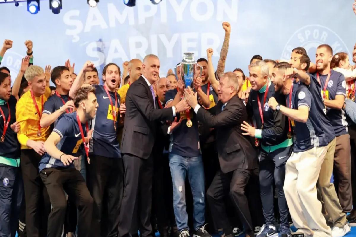 Sarıyer Kupasını Aldı