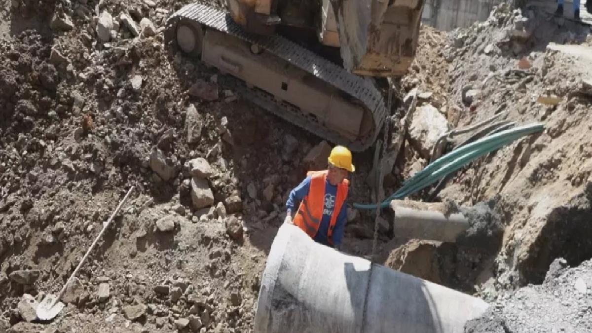 Sarıyer’de Çöken Yolun Yeniden Yapımı Devam Ediyor