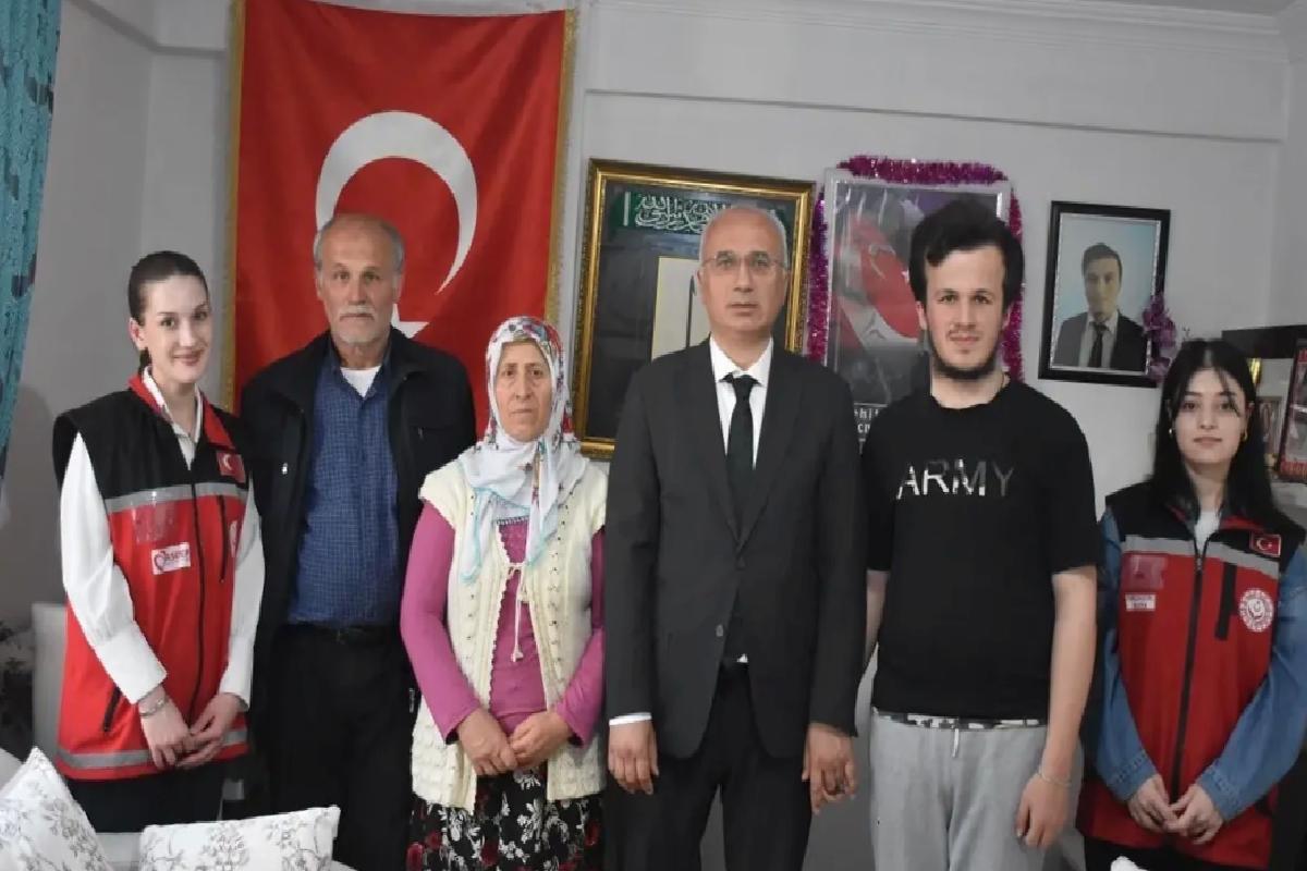 Şehit Öğretmen Necmettin Yılmaz’ın ailesine “Anneler Günü” ziyareti