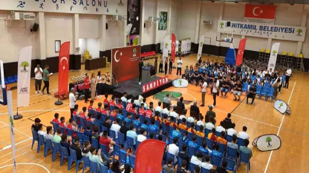 Şehitkamil’de başarılı sporcular ödüllendirildi