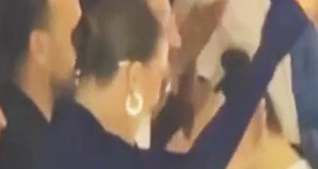 Serenay Sarıkaya günler sonra ortaya çıktı! Katıldığı  defilede böyle döktürdü