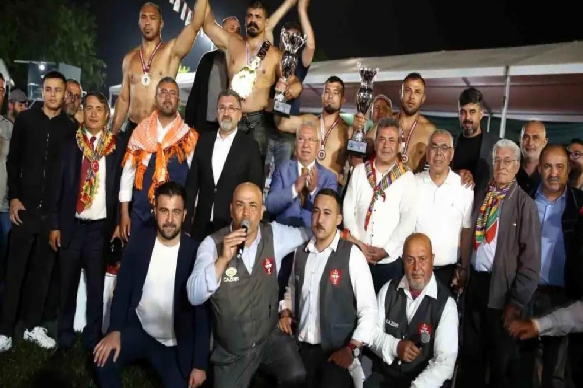 Serik Yağlı Pehlivan Güreşleri’nde Başpehlivan Cengizhan Şimşek Oldu