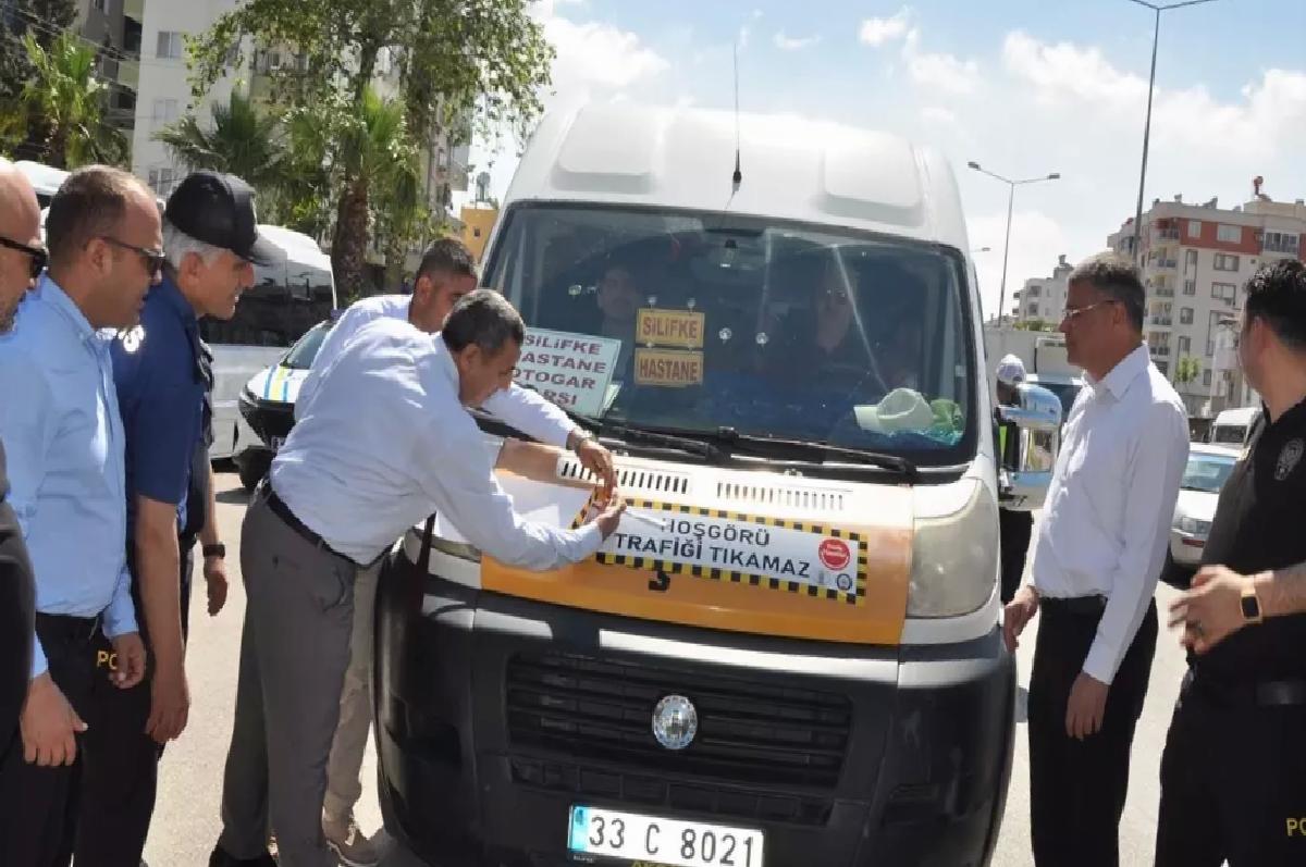 Silifke Yoğurdu ve Çileği Trafik Uygulamasında İkram Edildi