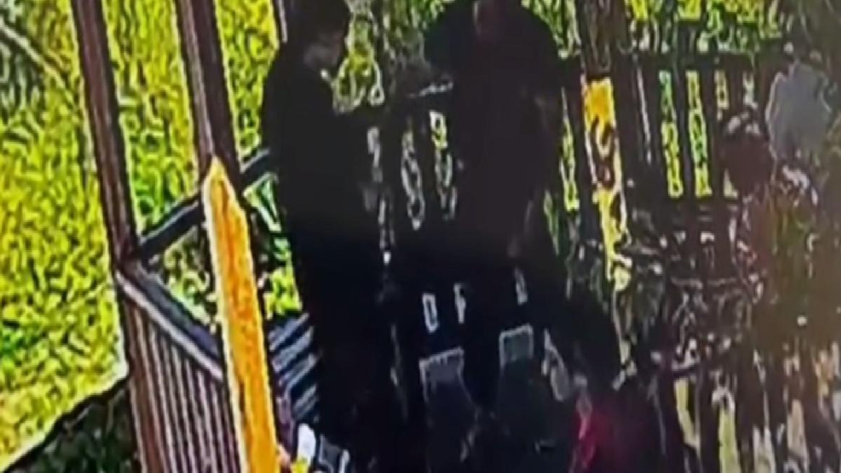 Şırnak’ta boğazına cisim kaçan öğrenci, öğretmeninin Heimlich müdahalesiyle kurtarıldı