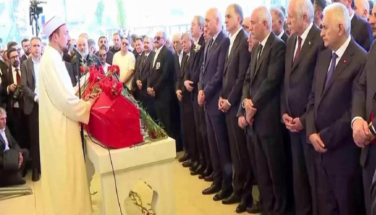 Sırrı Süreyya Önder Son Yolculuğuna Uğurlandı