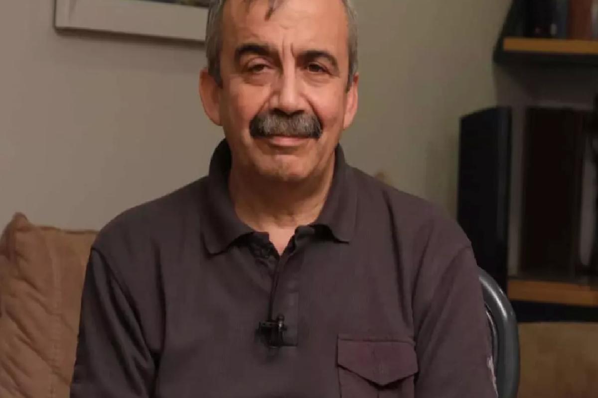 Sırrı Süreyya Önder, vasiyetini bir cenaze töreninde açıklamış