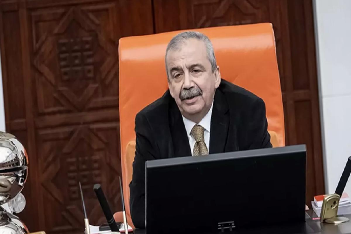 Sırrı Süreyye Önder renkli kişiliğiyle biliniyordu