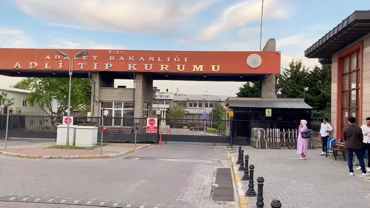 Şişli’de Eski Eşi Tarafından Öldürülen Kadının Cenazesi Alındı