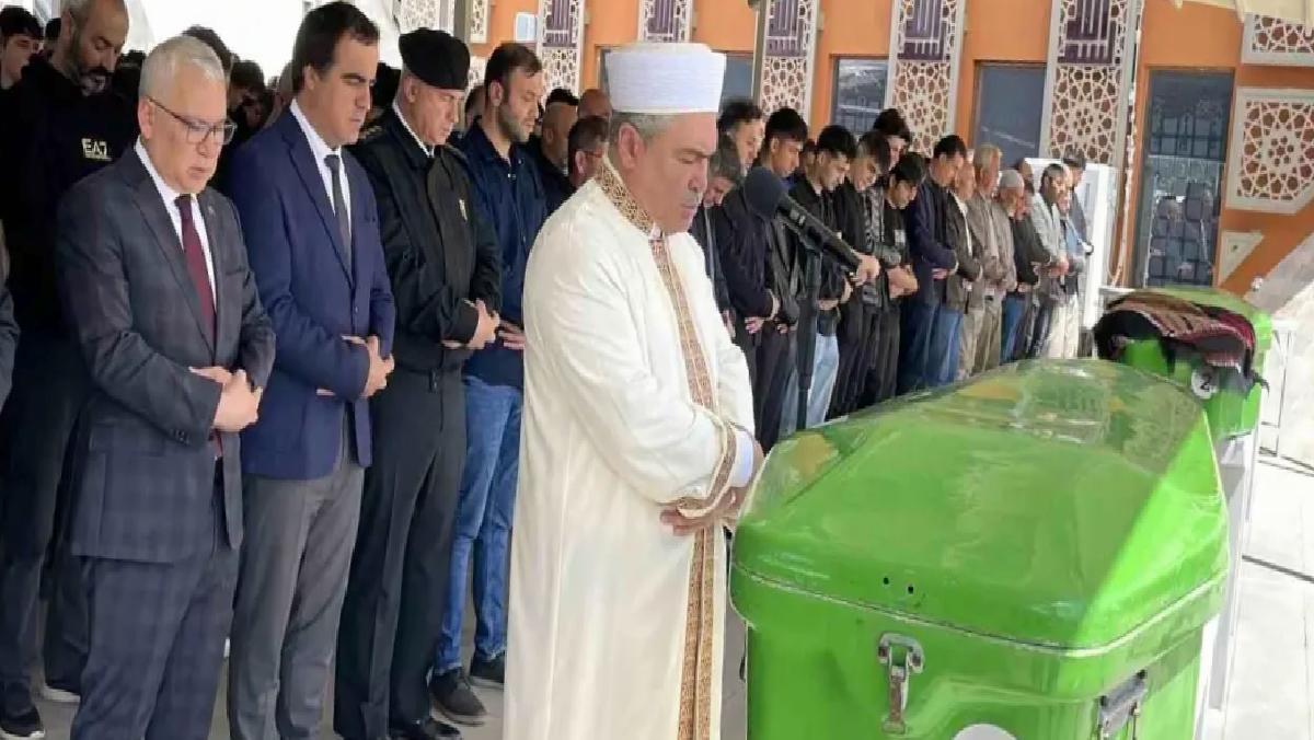 Sivas’ta Kardeş Cinayeti: İki Genç Toprağa Verildi