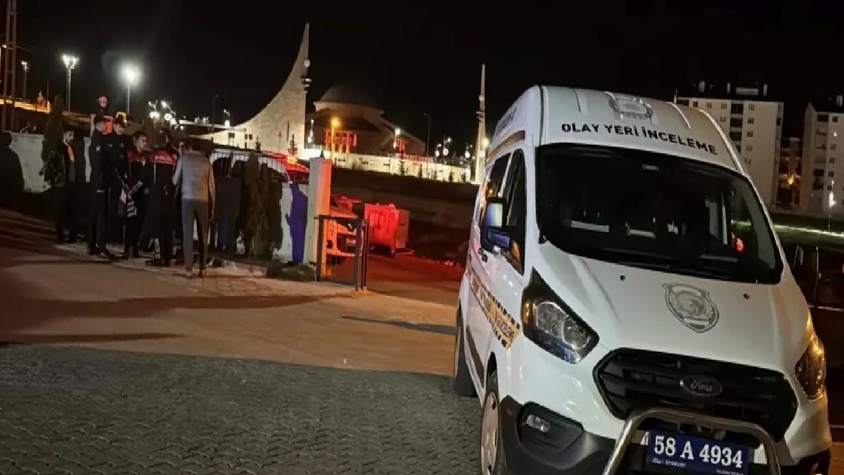 Sivas’ta Kardeşler Bıçaklandı
