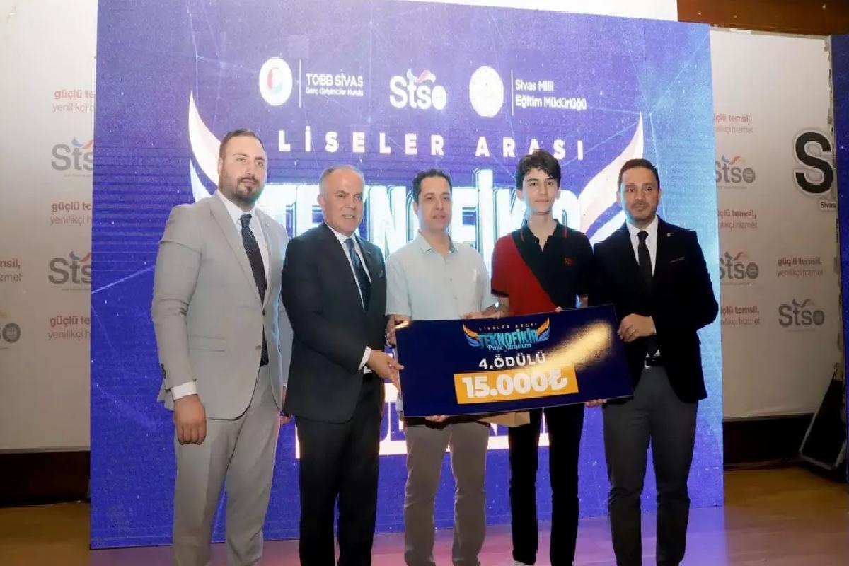 Sivas’ta TEKNOFİKİR Proje Yarışmasının Ödül Töreni Düzenlendi