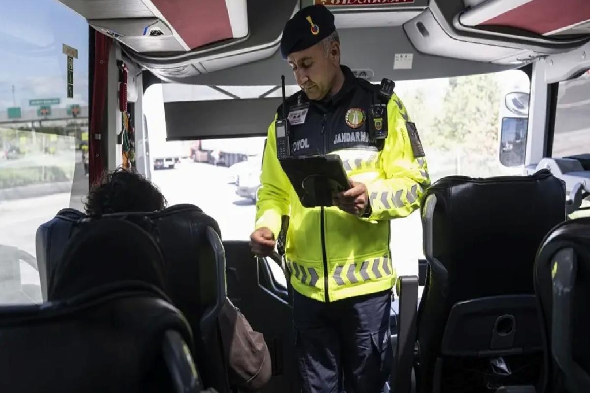 Sivil Jandarma ile Otobüs Denetimi