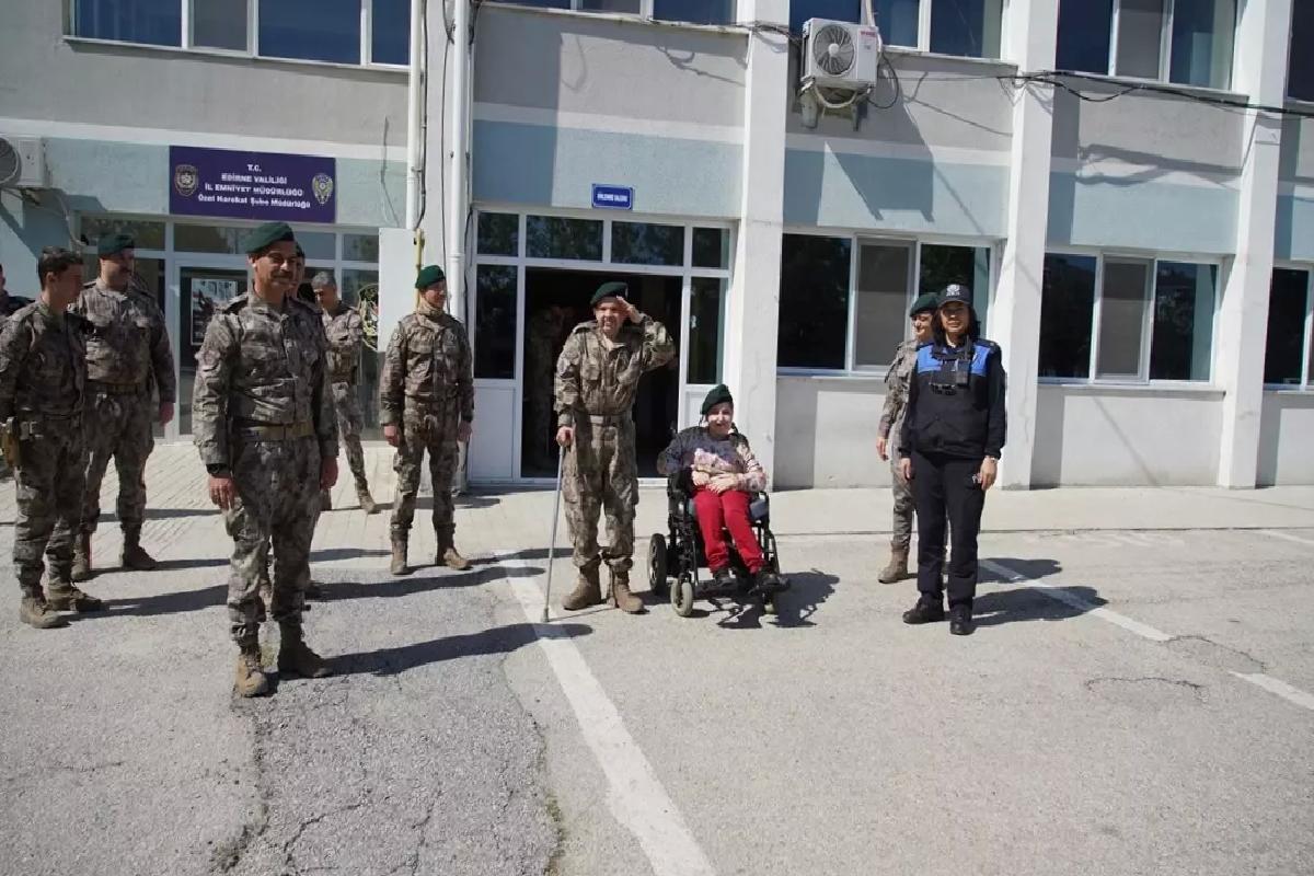 Skolyoz Hastası Barış’ın Polis Olma Hayali Gerçekleşti