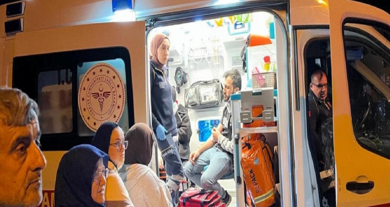 Şoför para üstü verirken minibüs devrildi: 9 yaralı