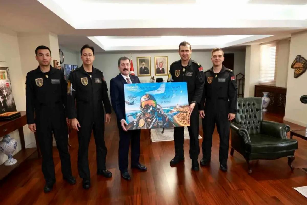 SOLOTÜRK ve Türk Yıldızları’ndan Vali’ye Ziyaret