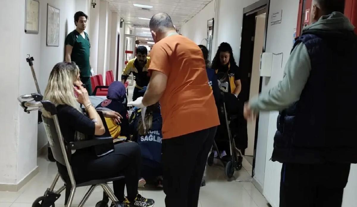 Soma’da Minibüs Devrildi: 1 Ölü, 13 Yaralı