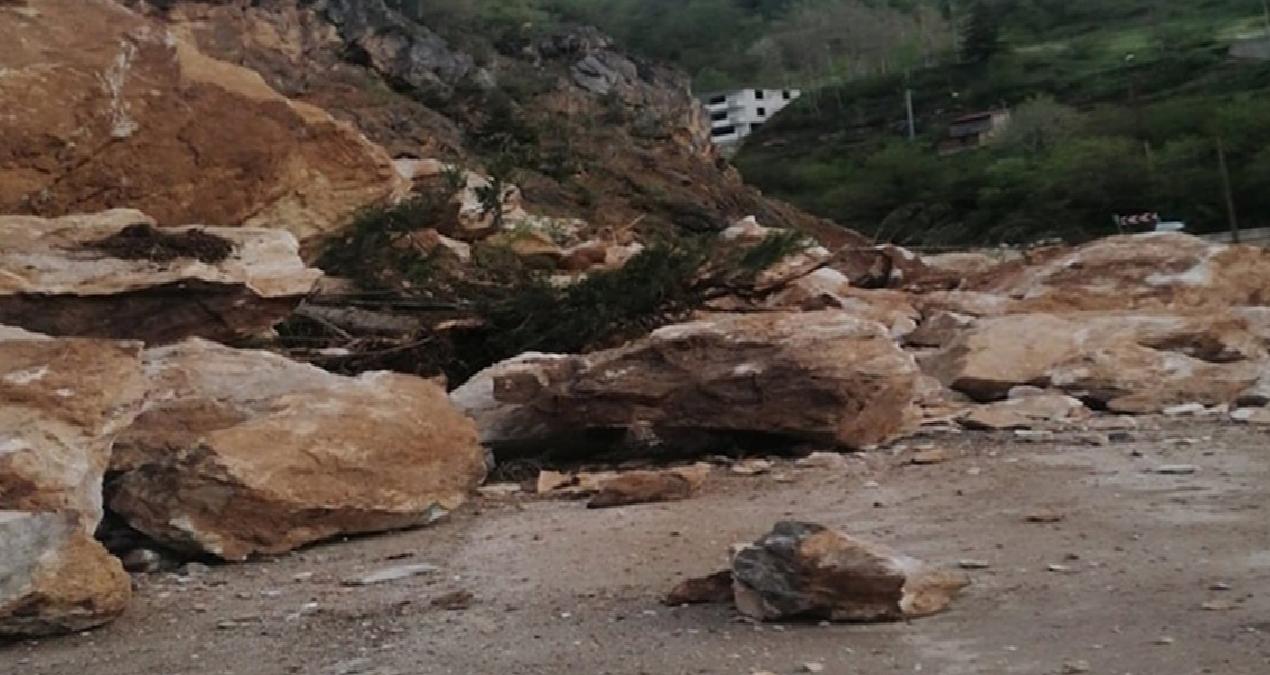Son Dakika… Giresun’da heyelan! Kara yolu ulaşıma kapandı