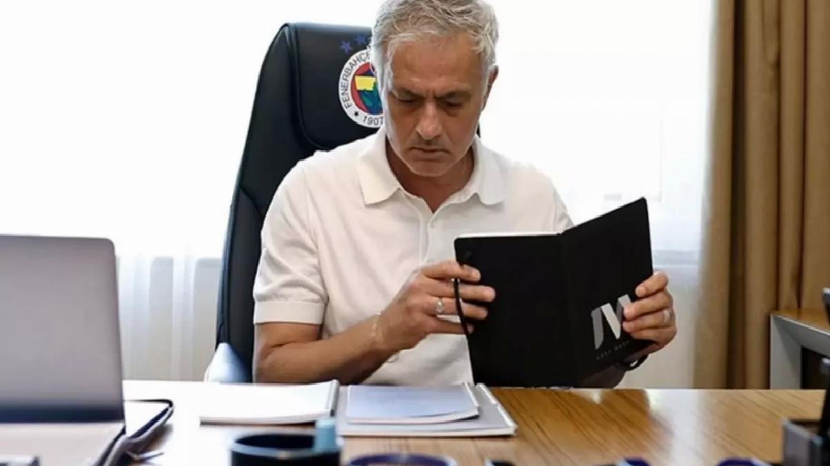 Son maçta Kadıköy’deydi! İşte Mourinho’nun yerine gelecek bir numaralı aday