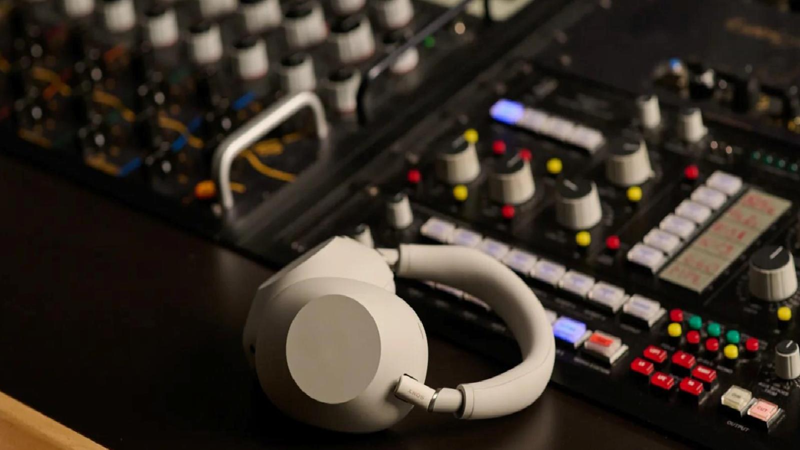 Sony, gelişmiş gürültü engelleme özellikli kulaklığını “WH-1000XM6” tanıttı