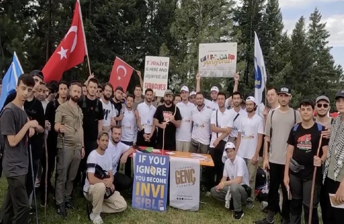 Srebrenitsa Soykırımında Barış Yürüyüşü