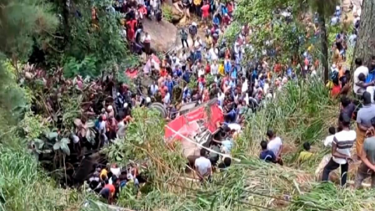 Sri Lanka’da yolcu otobüsü uçuruma yuvarlandı: 21 ölü
