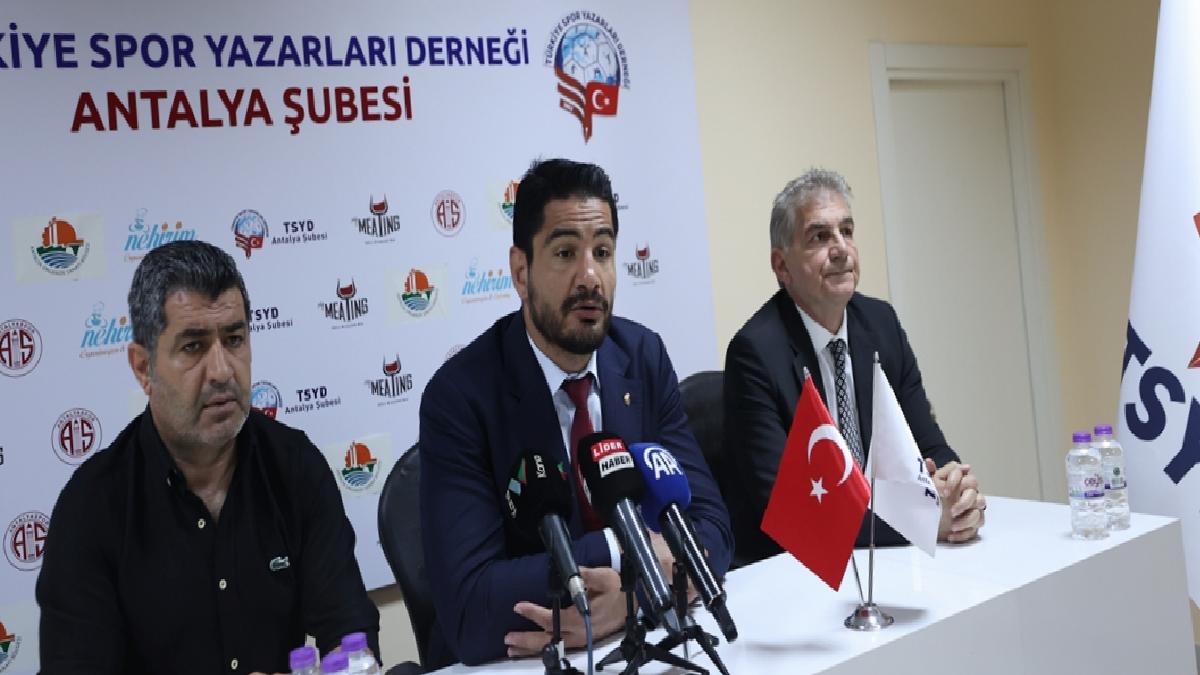 Taha Akgül, Antalya’da gazetecilerle buluştu
