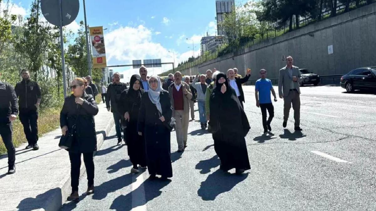 Taksiciler İBB’yi Protesto Etti