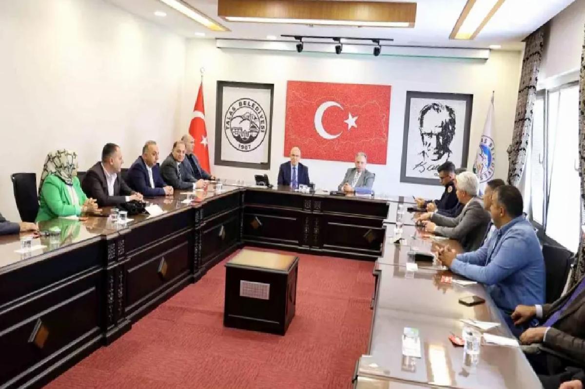 Talas’ta Mahalle Muhtarlarıyla Koordinasyon Toplantısı Düzenlendi