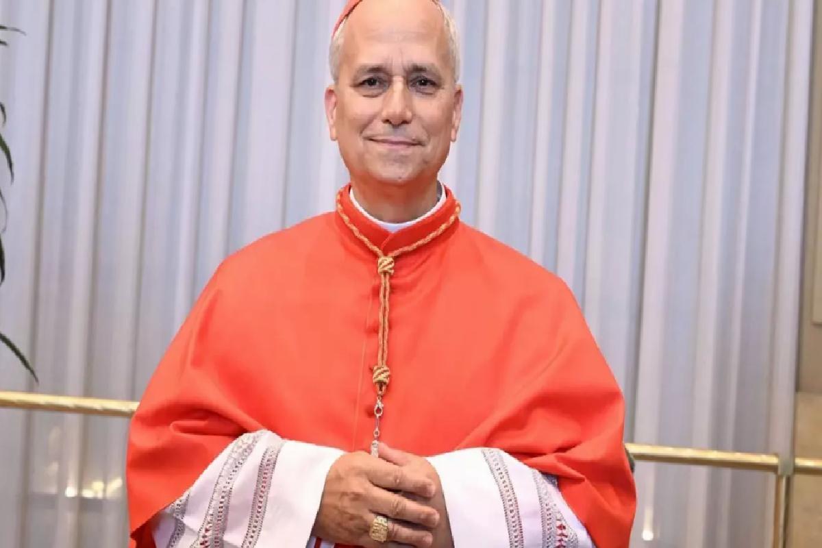 Tarihteki ilk ABD’li papa! Robert Prevost, kendine 14. Leo adını seçti