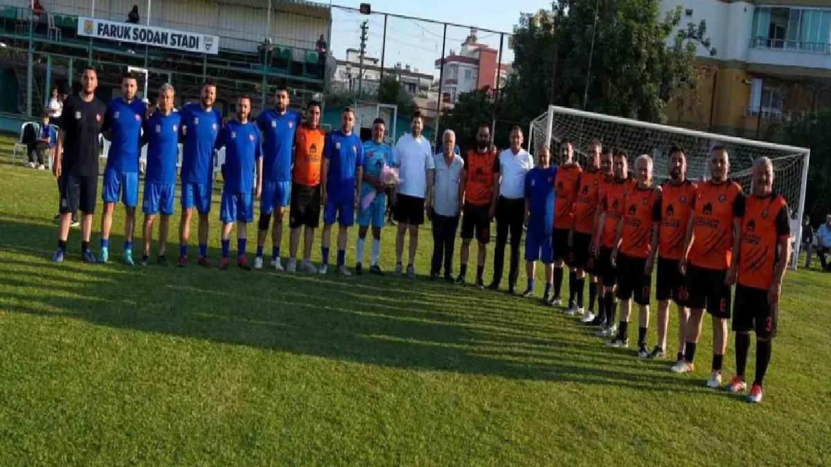 Tarsus’ta Dostluk Maçı: Belediye Personeli ve Muhtarlar Berabere Kaldı