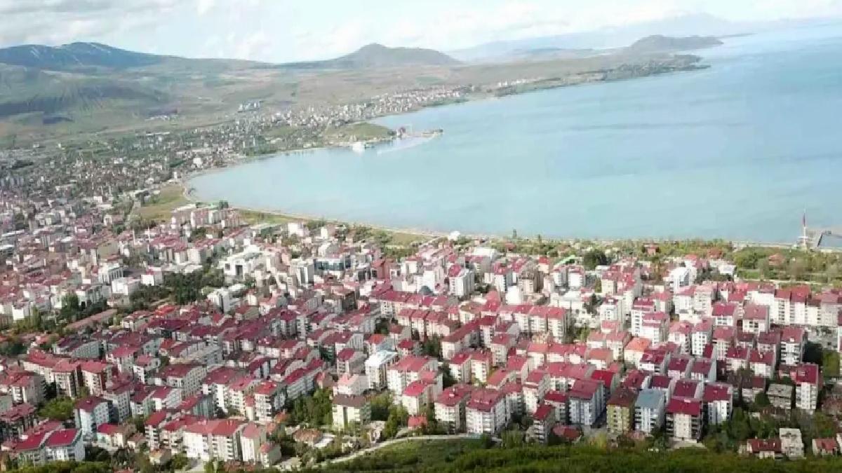 Tatvan’da çevre yolu ikmal ihalesi tamamlandı