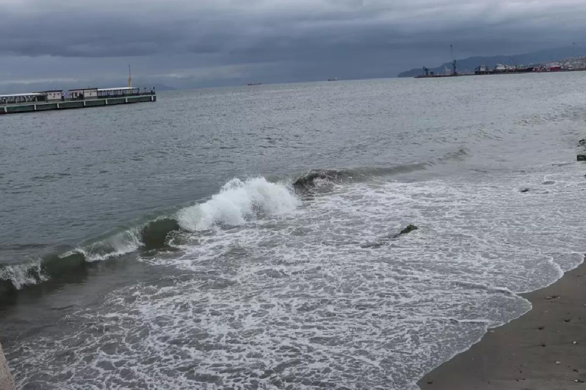 Tekirdağ’da Şiddetli Poyraz Denizi Etkiliyor