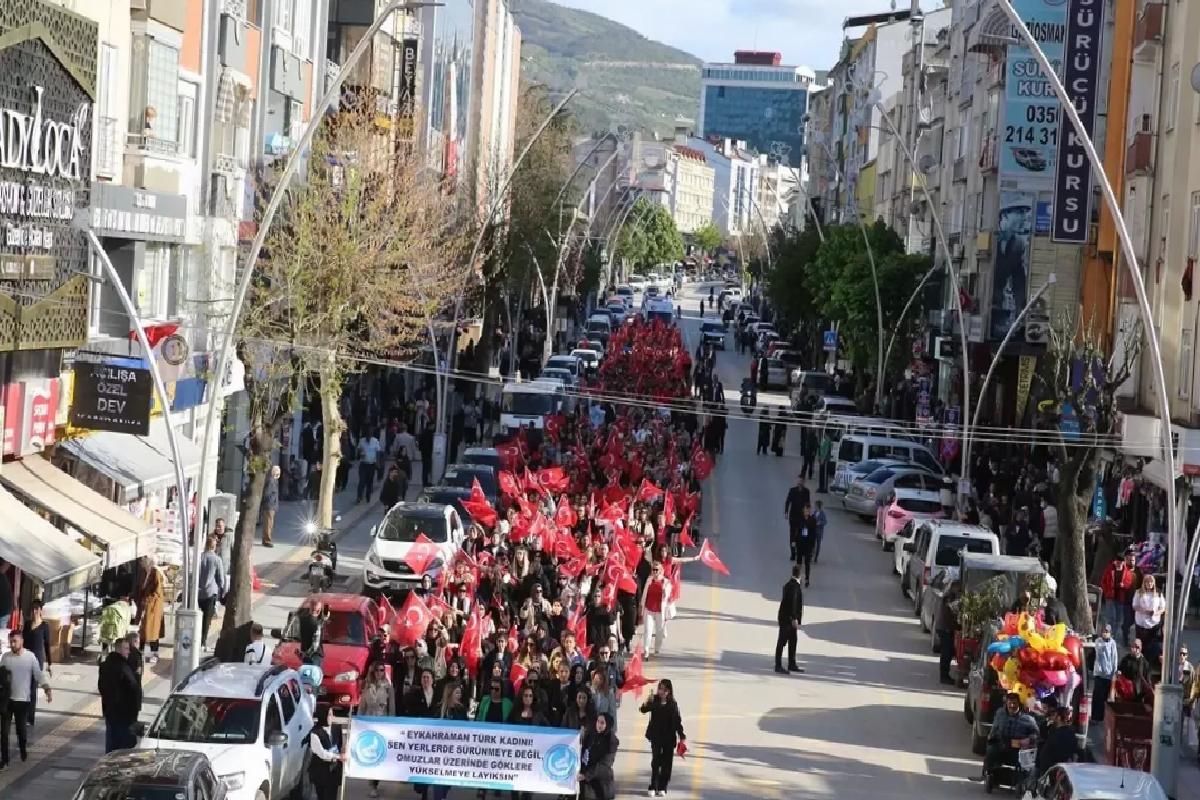 Tokat’ta Türkçülük Günü Yürüyüşü