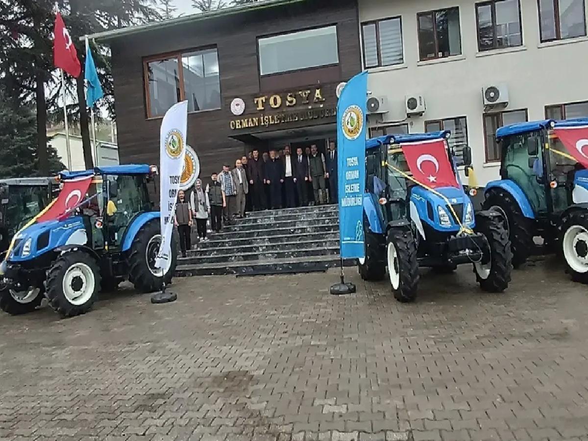 Tosya’da ORKÖY Projesiyle Traktörler Dağıtıldı