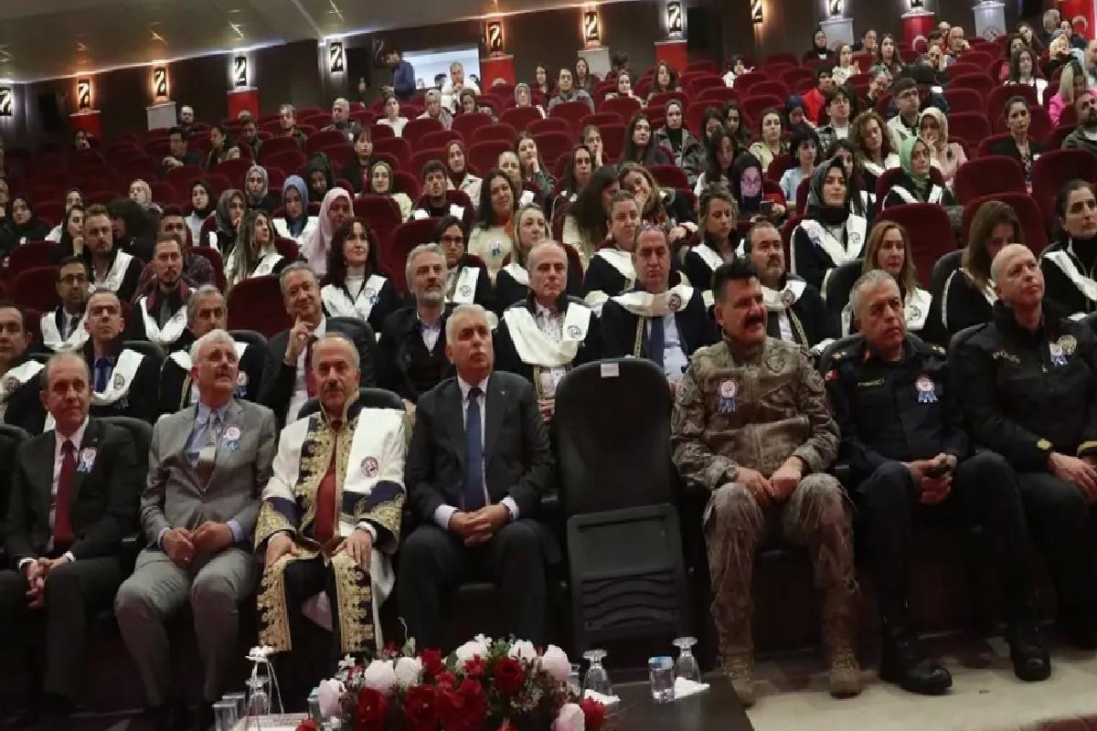 Trabzon Üniversitesi’nin 7. kuruluş yıl dönümü törenle kutlandı