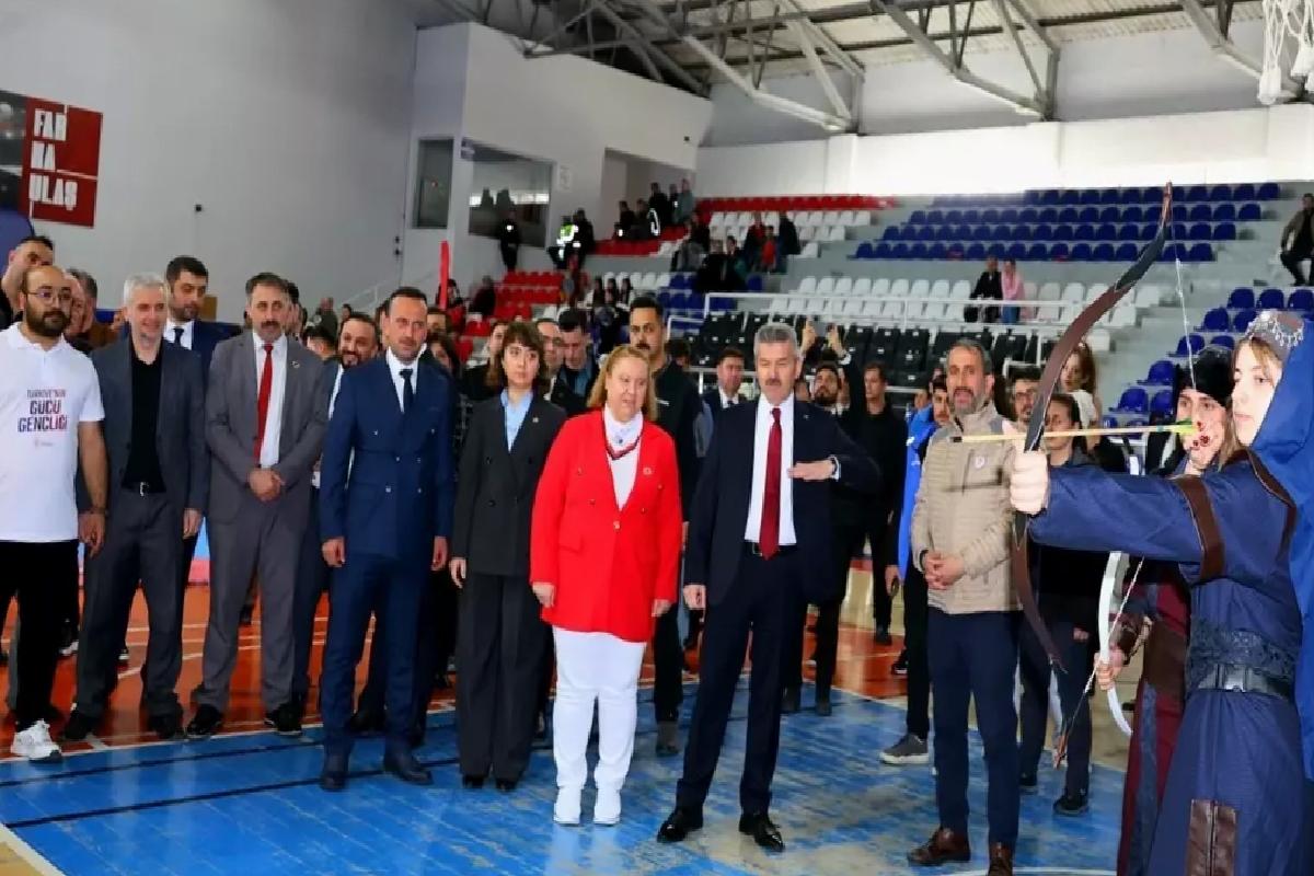 Trabzon ve çevre illerde 19 Mayıs Atatürk’ü Anma, Gençlik ve Spor Bayramı kutlanıyor