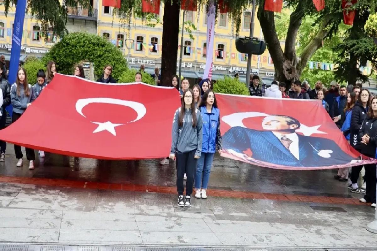 Trabzon’da Gençlik Yürüyüşü gerçekleştirildi