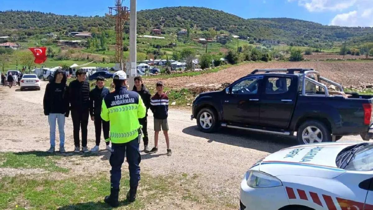 Trafik Haftası Etkinliği: Jandarma Bilgilendirdi