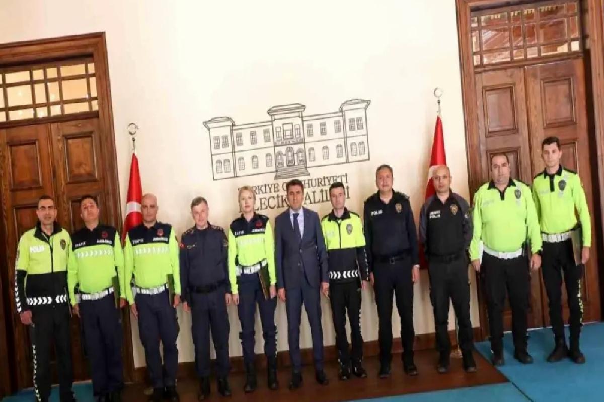 Trafik Haftası’nda Başarı Belgesi Takdimi