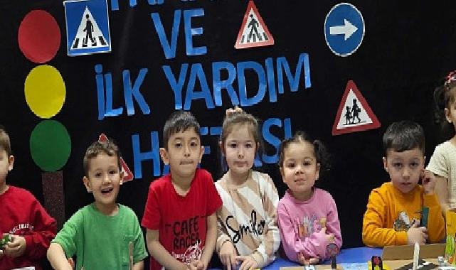 Trafik kurallarını eğlenerek öğrendiler