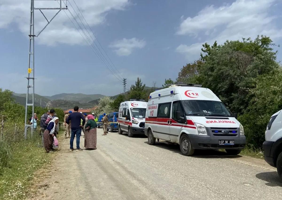 Traktörle Dönüş Yapan Çift Silahlı Saldırıda Öldürüldü