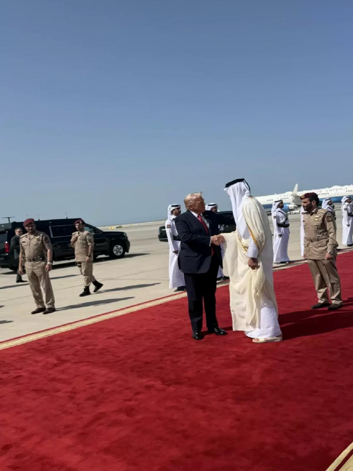 Trump Katar’a Ulaştı